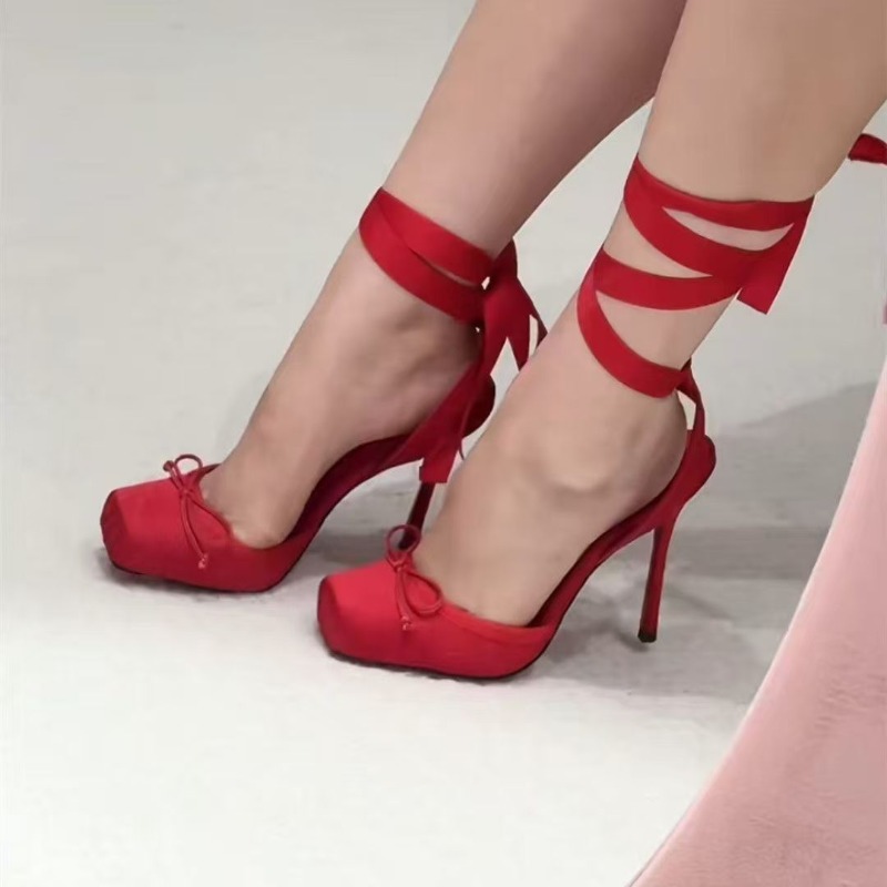 빨간 하이힐, 주름 장식 리본이 달린 여성용 헤드랩,  - Ankle Strap Attachment 리뷰 및 가격