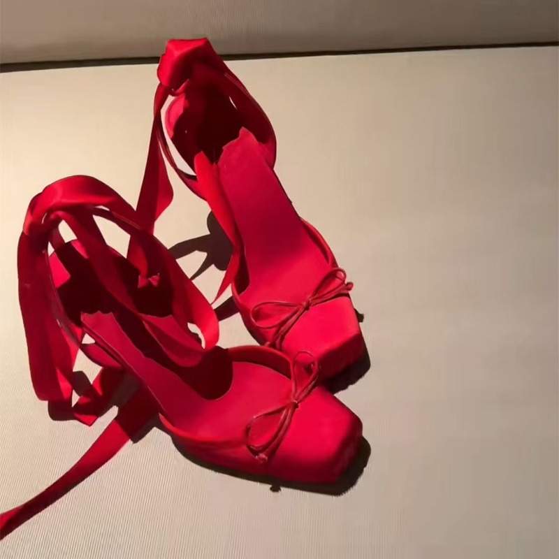 빨간 하이힐, 주름 장식 리본이 달린 여성용 헤드랩,  - Ankle Strap Attachment 리뷰 및 가격